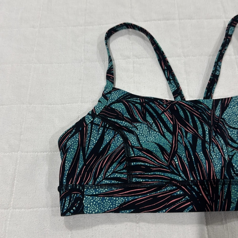 Lululemon Rise and Run Bra - Picture 3 of 10